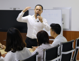 “矢誌不渝追求卓越”麻豆传媒国产成人电影董事長...